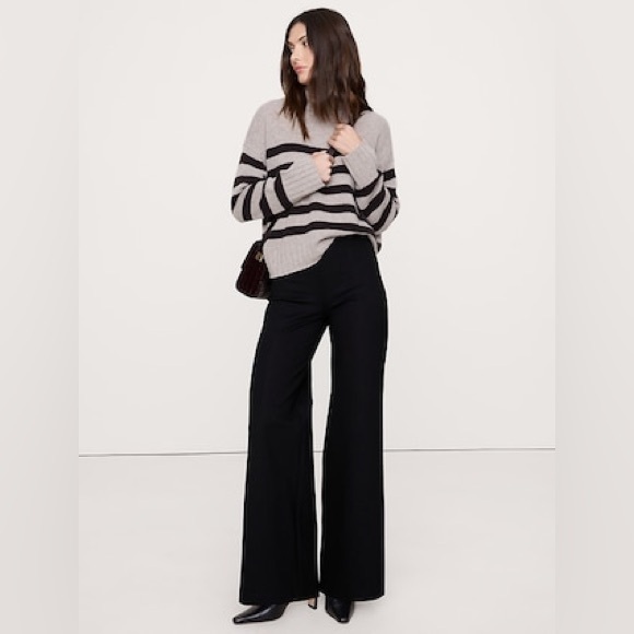 Women's Black Wide-Leg Pants - Picture 4 of 12